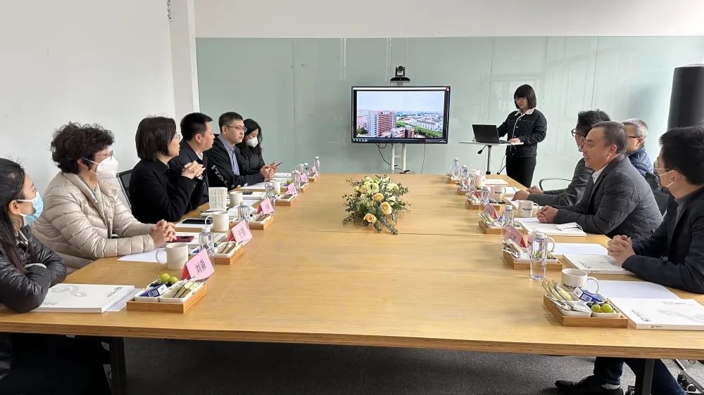 哈尔滨市委常委、宣传部部长兰峰等领导一行到访钱柜777集团旗下品牌运营管理中心杭州维峰公司